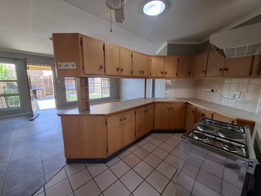2 Bedroom Property for Sale in Pellissier Free State